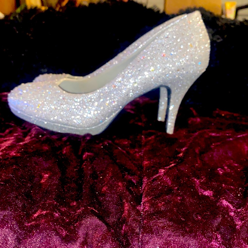 Homecoming shoes, Sparkly rhinestones